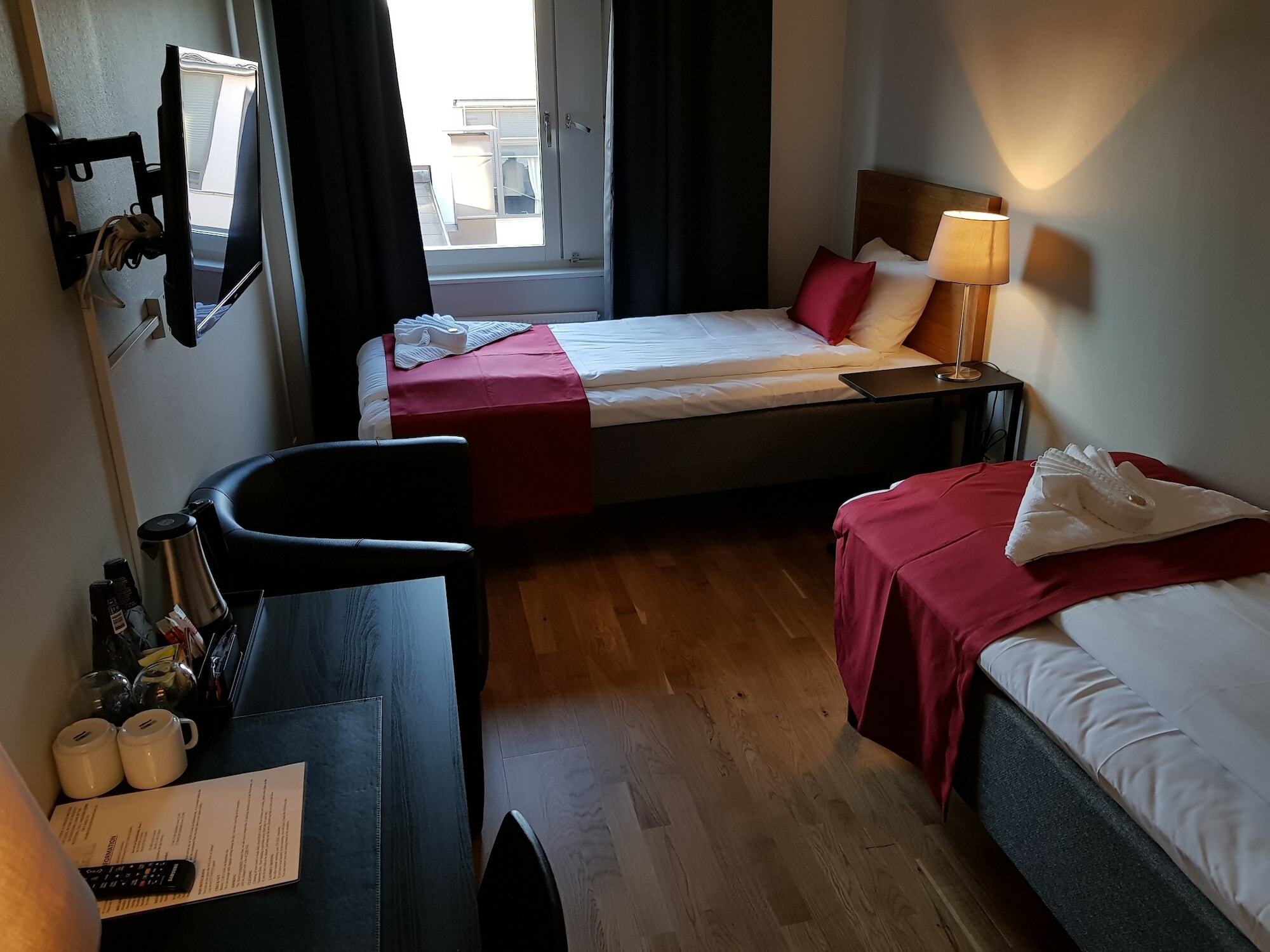 City Hotel Кристинехамн Экстерьер фото